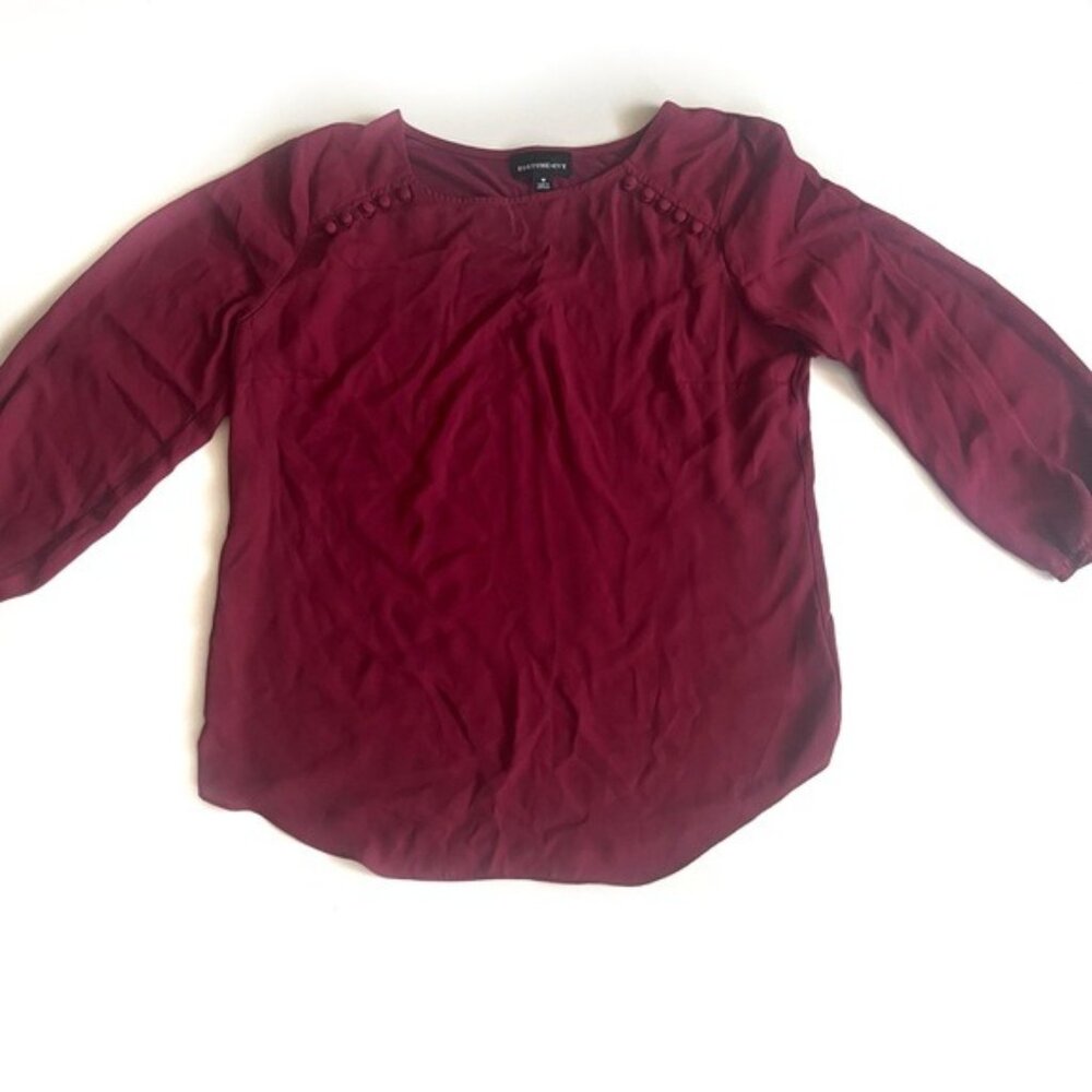 Fortune + Ivy Maroon 3/4 Sleeve with Button Detail Top - M